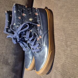 VANS sk8 high-top Blue Floral Sneakers Size 7.5
